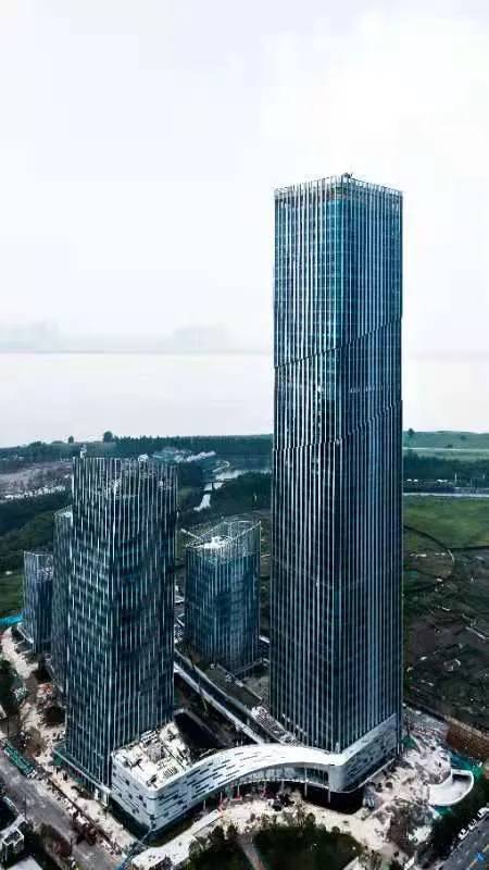 錢塘第一高樓即將竣工 200米天際線新地標，幕墻工程鑄就城市新名片
